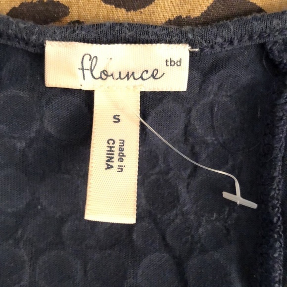 Flounce small navy blue V--neck top with blue flat stud like detail runs large - Picture 5 of 8